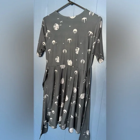 NWOT Her Universe Exclusive Star Wars Icons Tie Front Dress - Picture 6 of 7